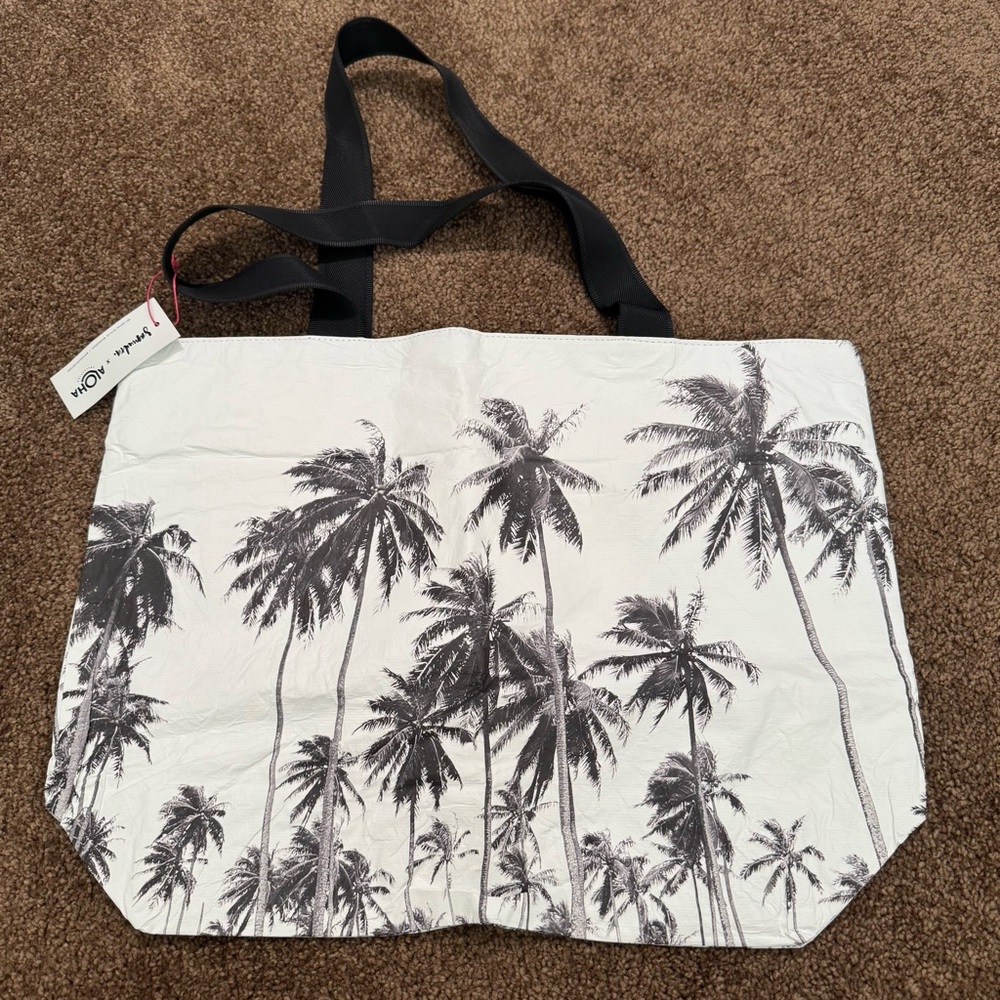 ALOHA Collection Black and White Palm Tote